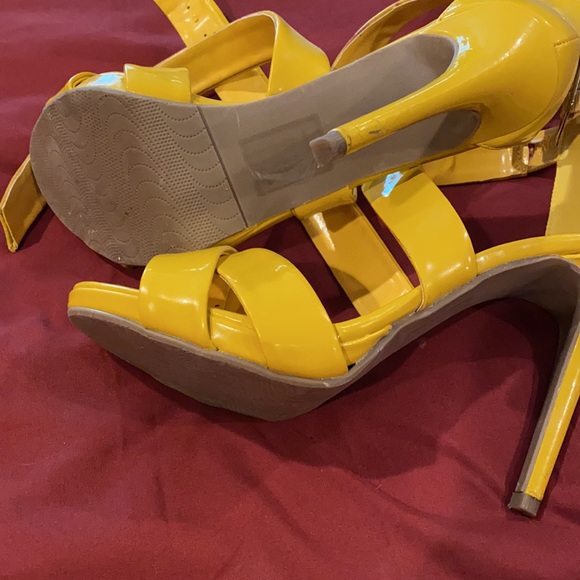 Worn once - Picture 2 of 3